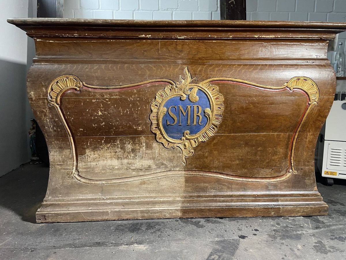 Mensa halbseitig behandelt